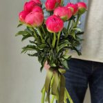 Подарите радость в День Рождения: шикарные букеты с доставкой по Москве от BuketOnline!